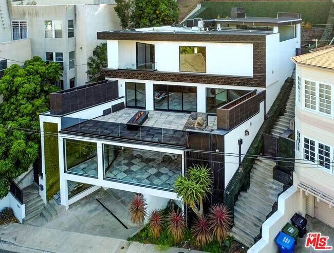 Building Photo - 1715 N Beverly Dr
