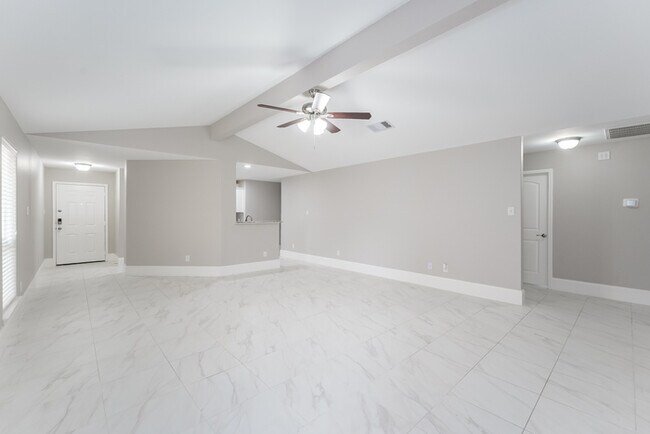 Building Photo - Stylish 4-Bedroom Pinehurst Home