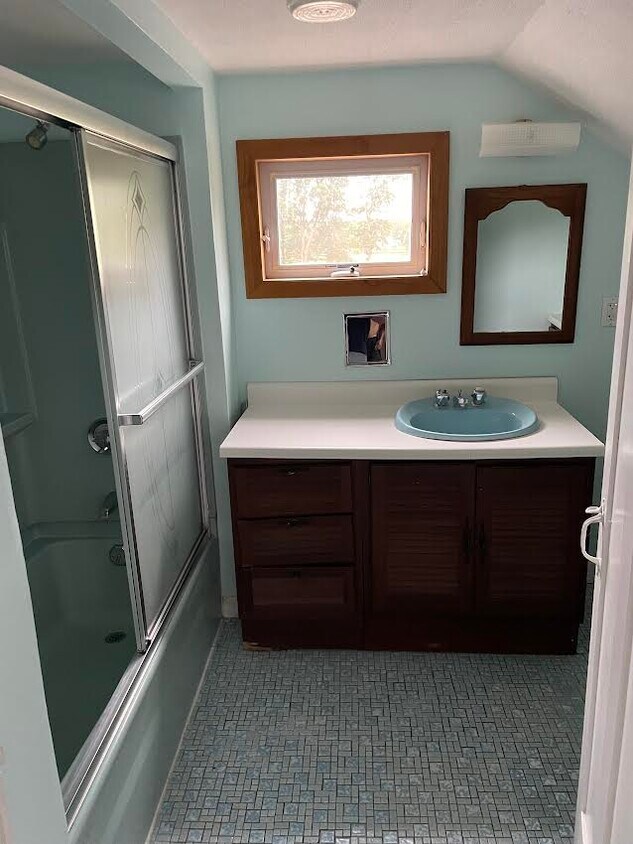 132 Weeden Rd, Fairhaven, MA 02719 House for Rent in Fairhaven, MA