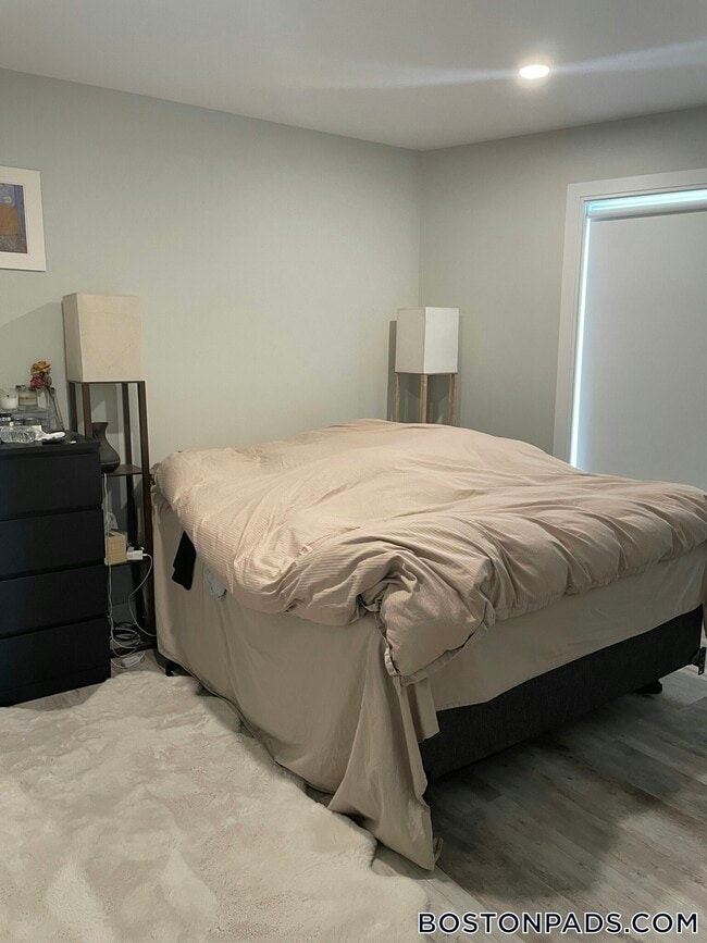 Building Photo - 200 Old Colony Ave