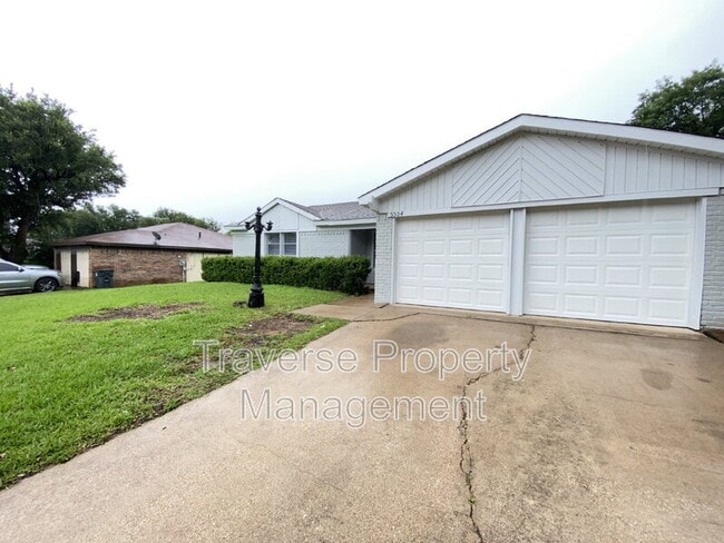 Building Photo - 5504 Pineridge Dr