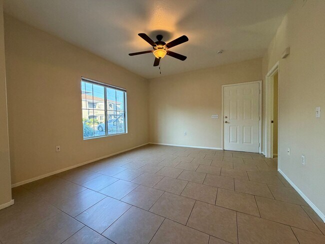 Building Photo - Great Location and Dual Master Suites!!!