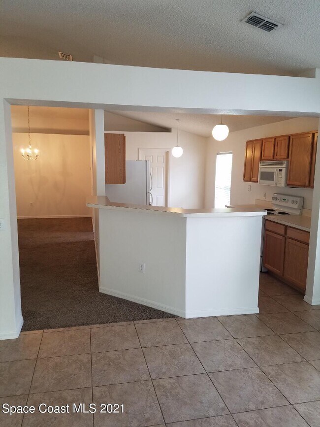 Foto del edificio - 888 Macon Dr