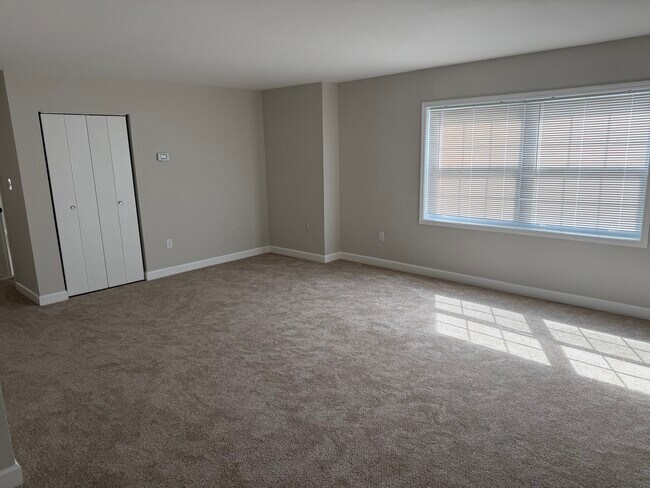 Living room - 4421 Romlon St