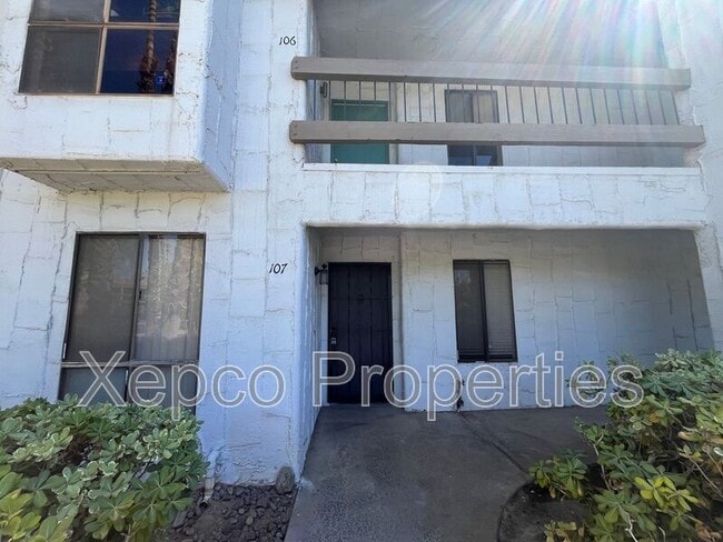 Building Photo - 5285 E Waverly Dr