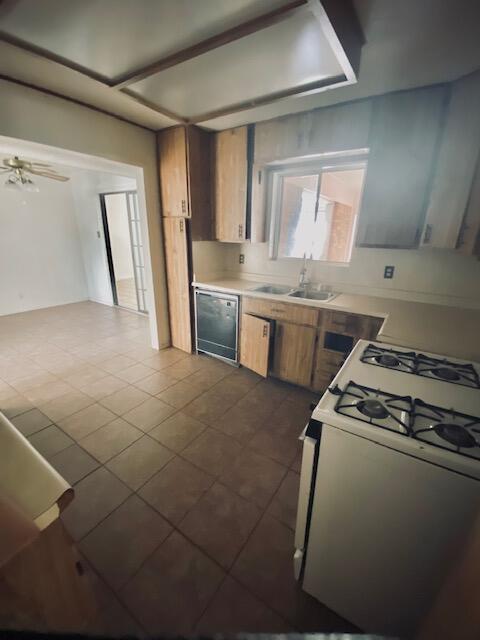 Foto del edificio - 9406 Montgomery Dr