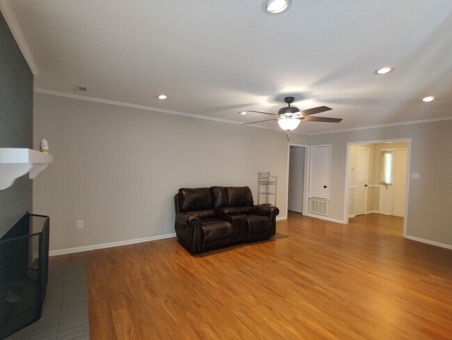 Foto del edificio - 3 Bedroom Home in Chestnut Lake