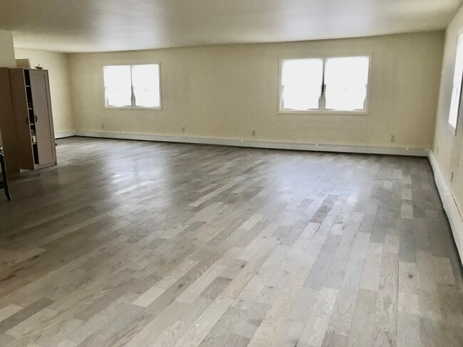 Building Photo - 7 Summerset Dr