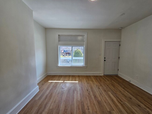 Foto del edificio - Fully Rehabbed 2 bedroom Townhome for Rent !