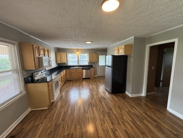 Foto del edificio - 3785 Sunnydale Rd