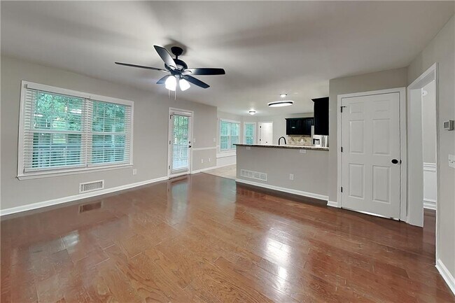 Building Photo - 2798 Beddington Way