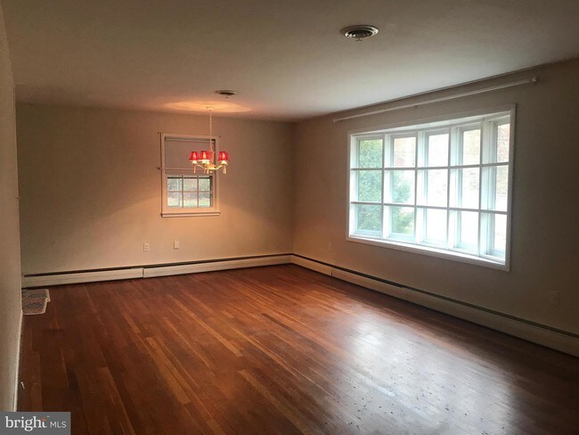 Foto del edificio - 6051 Dumfries Rd