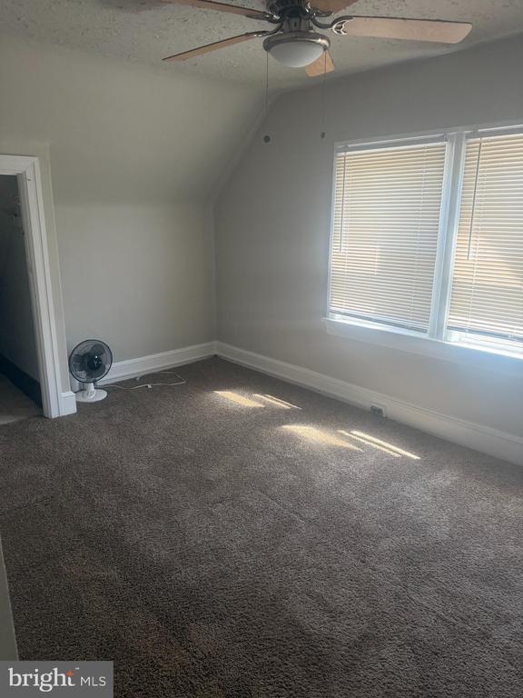 Foto del edificio - 48 N Sproul Rd