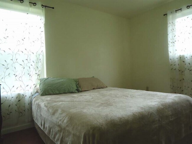 Dormitorio principal - 4373 Upper Gold Creek Rd