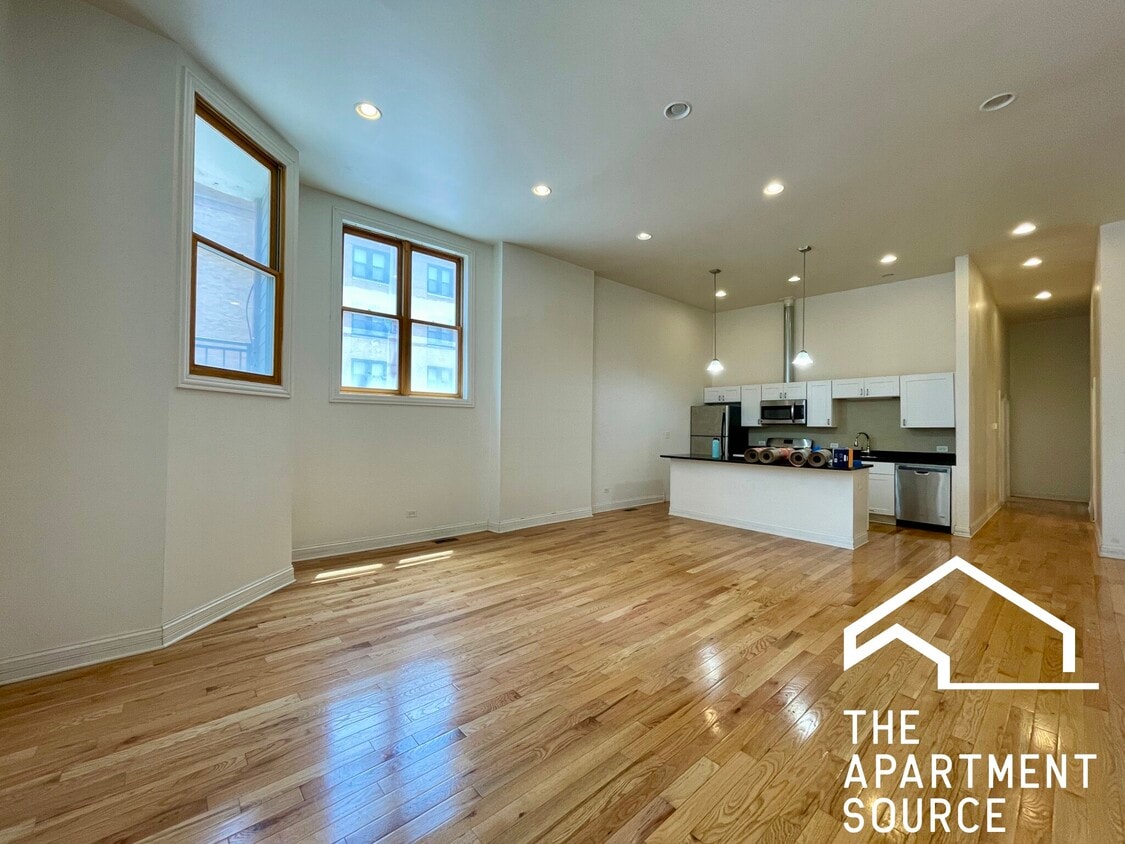 Photo - 2842 W Augusta Blvd