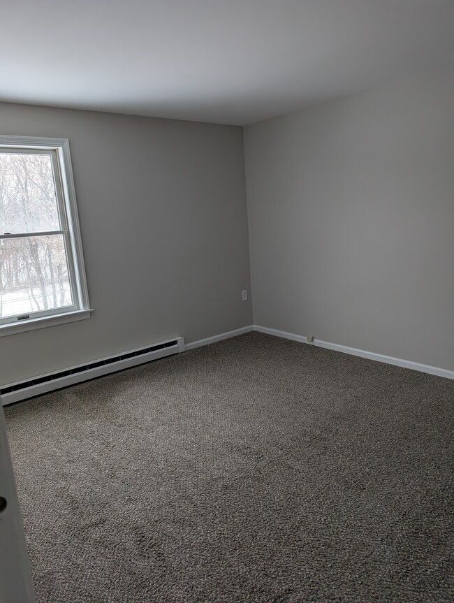 Building Photo - 412 Vley Rd