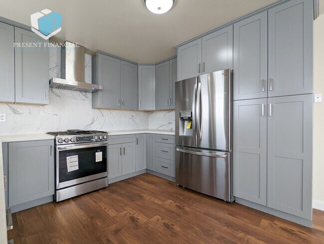 Foto del edificio - 4 br, 3 bath House - 98 Thrift St.