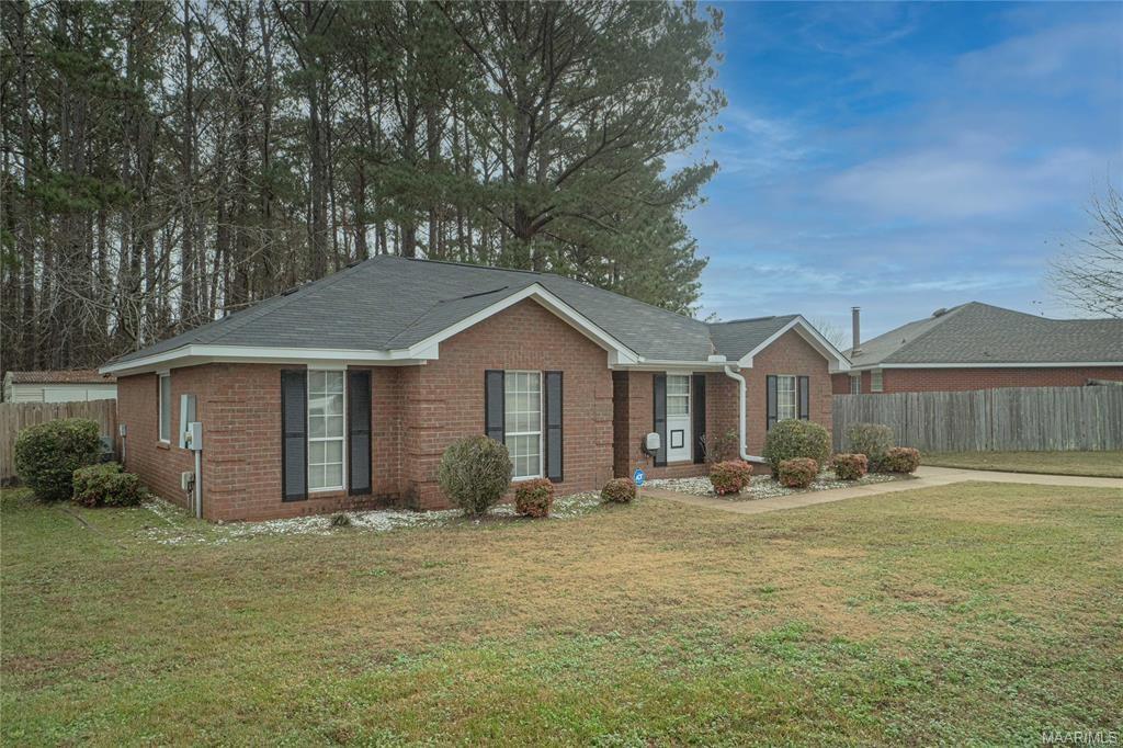 Primary Photo - 932 Eastern Oaks Dr
