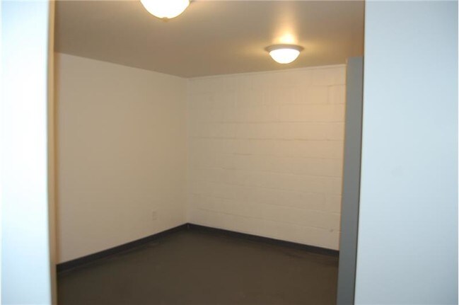 Building Photo - 203 Bantam Ridge Rd