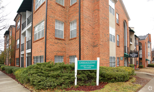 Building Photo - Carriage Court