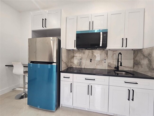 Building Photo - 12913 Islamorada Dr