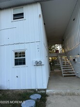 Building Photo - 42K Cambridge Ct