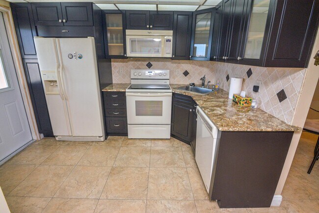 Foto del edificio - 2661 S Course Dr