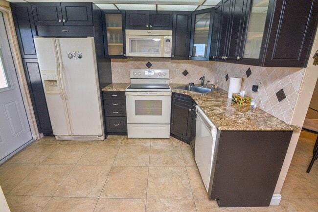 Building Photo - 2661 S Course Dr