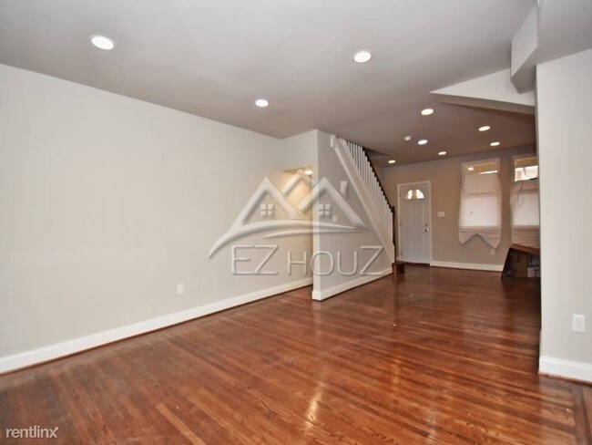 Foto del edificio - 3 br, 1.5 bath House - 3009 Mayfield Avenue