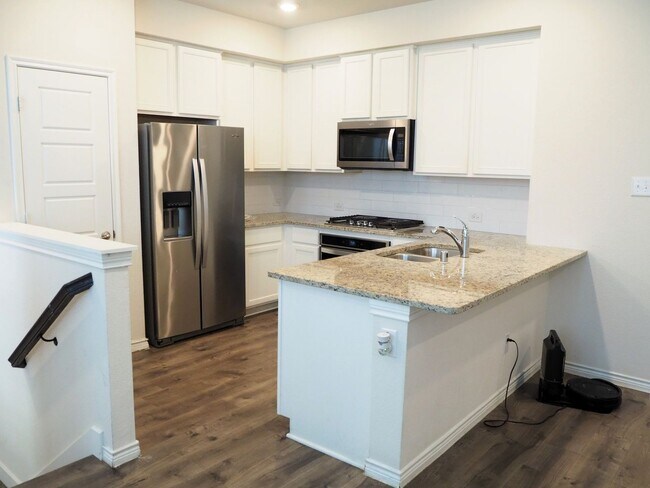 Foto del edificio - 4 Bed 3.5 Bath in Windhaven Crossing
