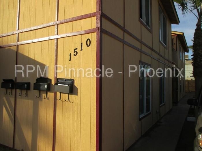 Primary Photo - 1510 E Pierce St