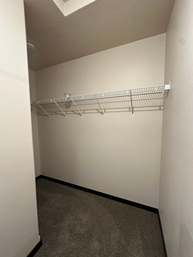 Building Photo - 3017 33rd Ave S