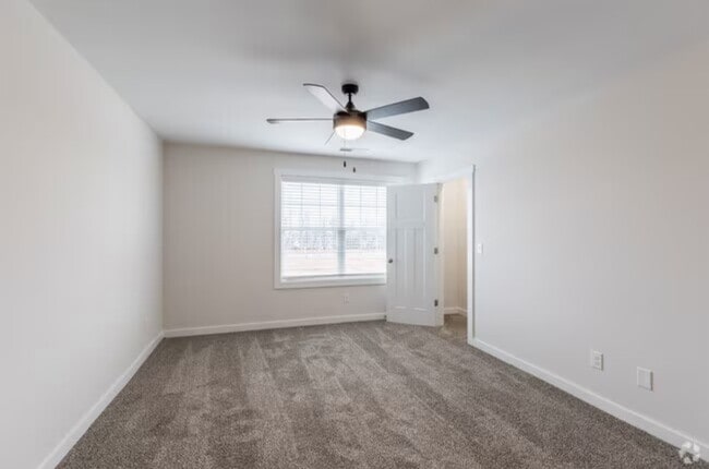 Building Photo - 116-A Aviator Cir