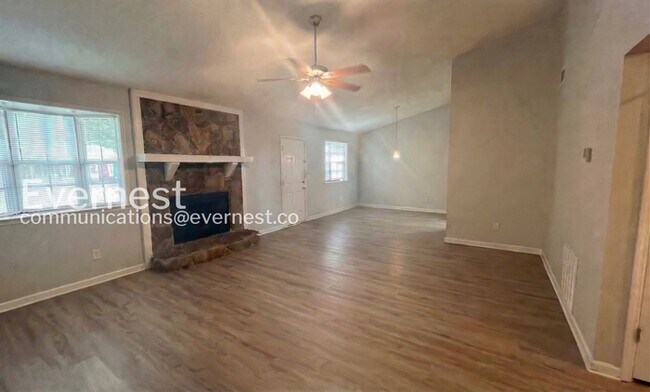 Building Photo - 1085 Samuel Dr