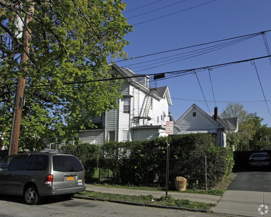 46 Clinton Pl, Mount Vernon, NY 10550 Apartments in Mount Vernon, NY