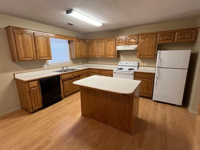 Foto del edificio - 406 Shadow Dr