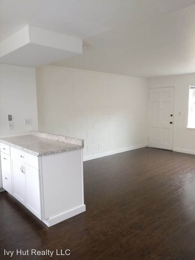 Foto del edificio - 5915 99th St SW