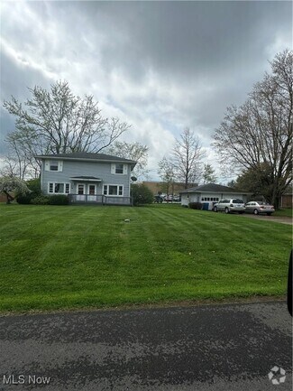 Building Photo - 3208 Pleasant Dr