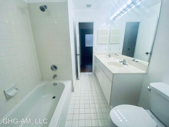 Building Photo - 4 br, 2.5 bath House - 5542 NW 190 LANE
