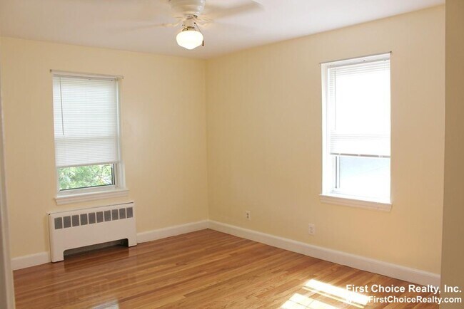 Building Photo - 865 Boylston St