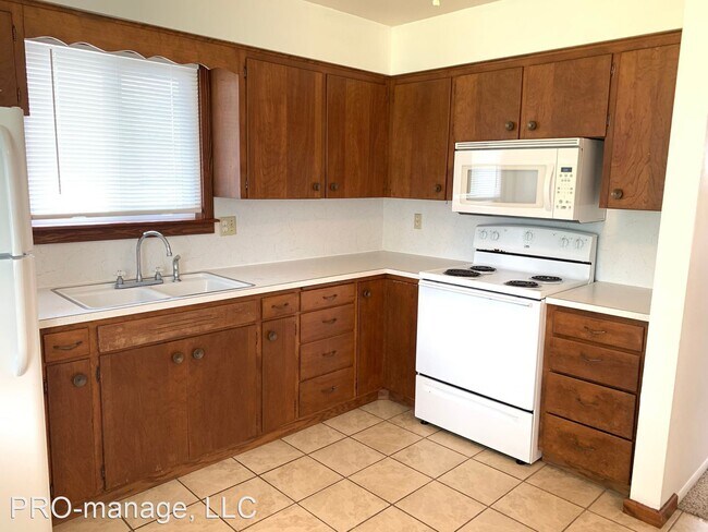 Building Photo - 719 Cambridge Dr
