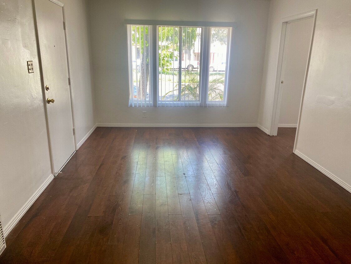 Foto principal - 6606 Southside Dr