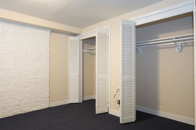 Photo - 412 W Marshall St Apartment