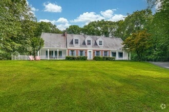 Building Photo - 102A Chambers Rd