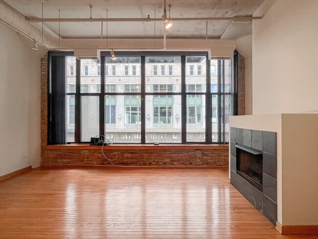 Foto del edificio - 333 W Hubbard St