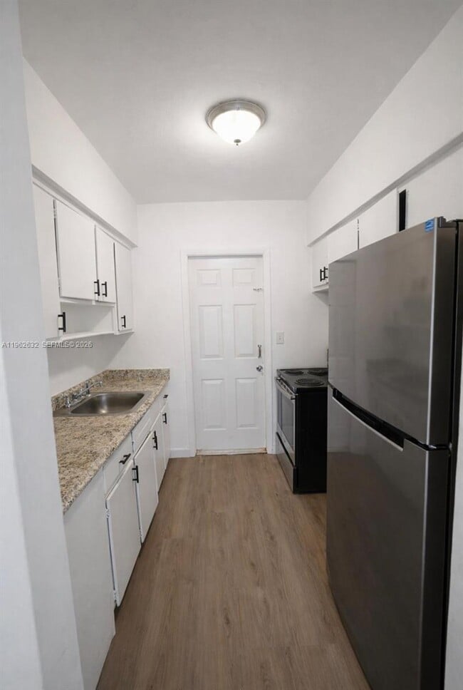 Foto del edificio - 800 83rd St