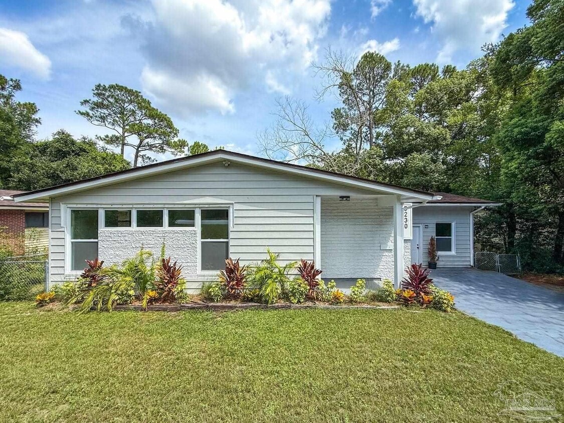 Primary Photo - 5230 Springhill Dr