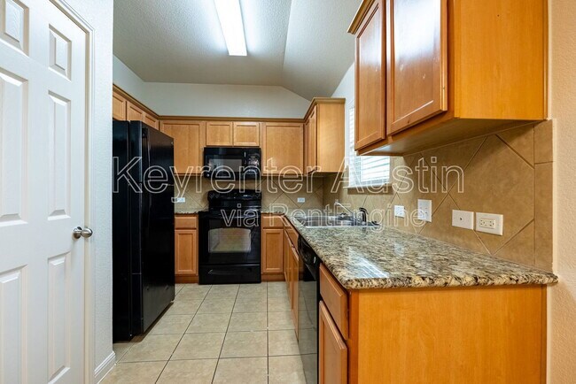 Foto del edificio - 13321 Pine Needle St