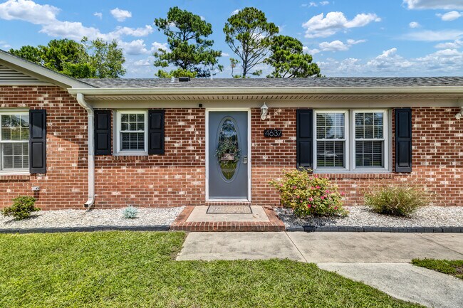 Building Photo - 4637 Manchester Dr