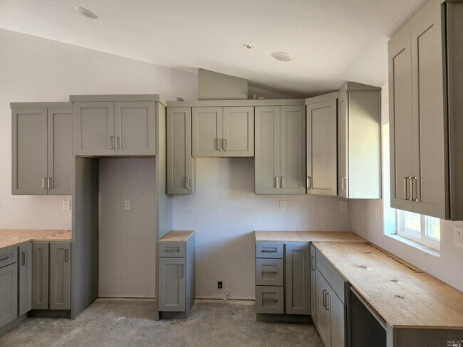 Building Photo - 8256 Quail Canyon Rd